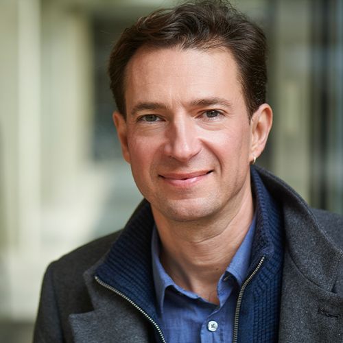 Steve Ayan